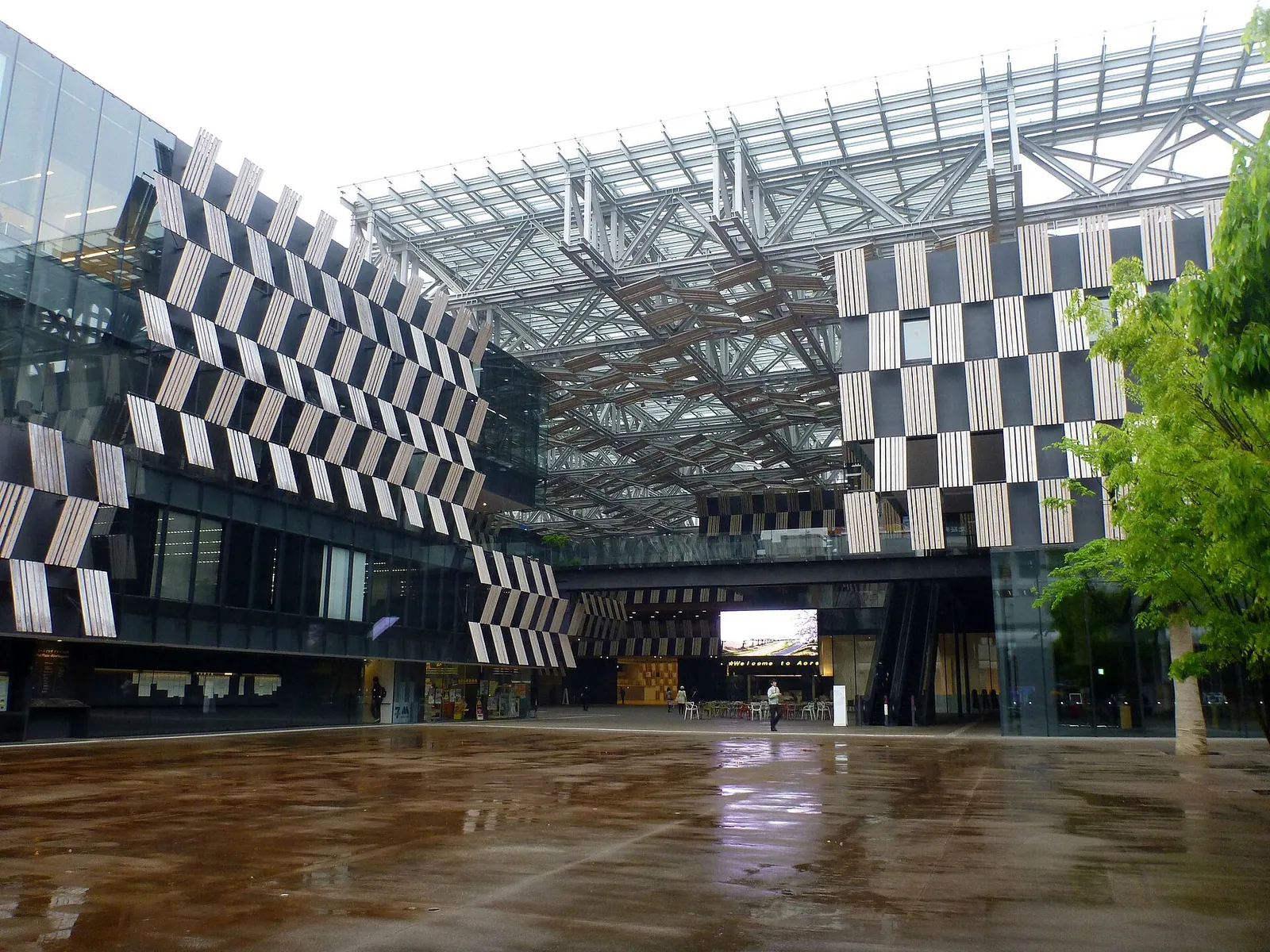 Aore 长冈市政厅的标志性建筑或景观