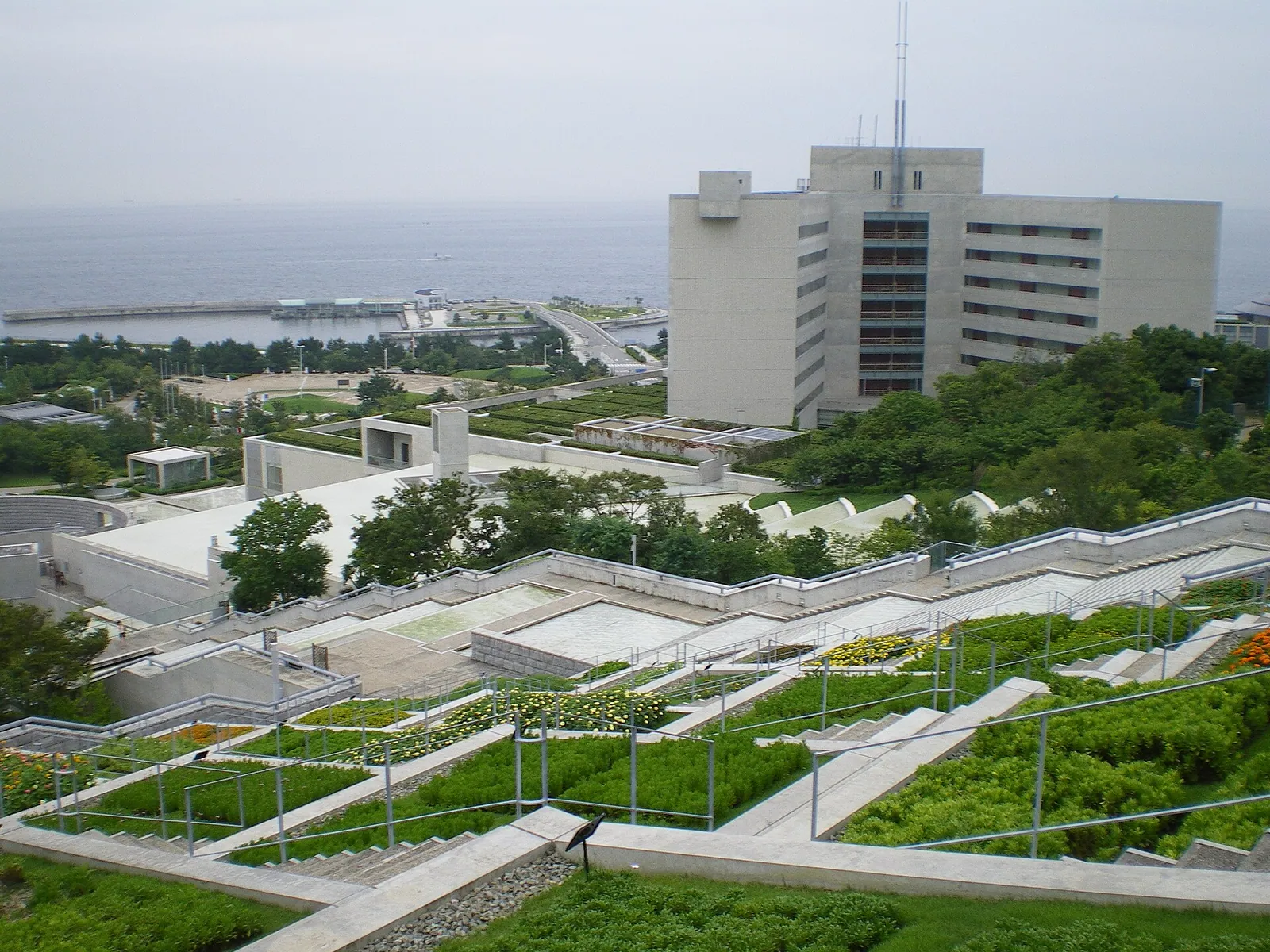 淡路梦舞台的标志性建筑或景观