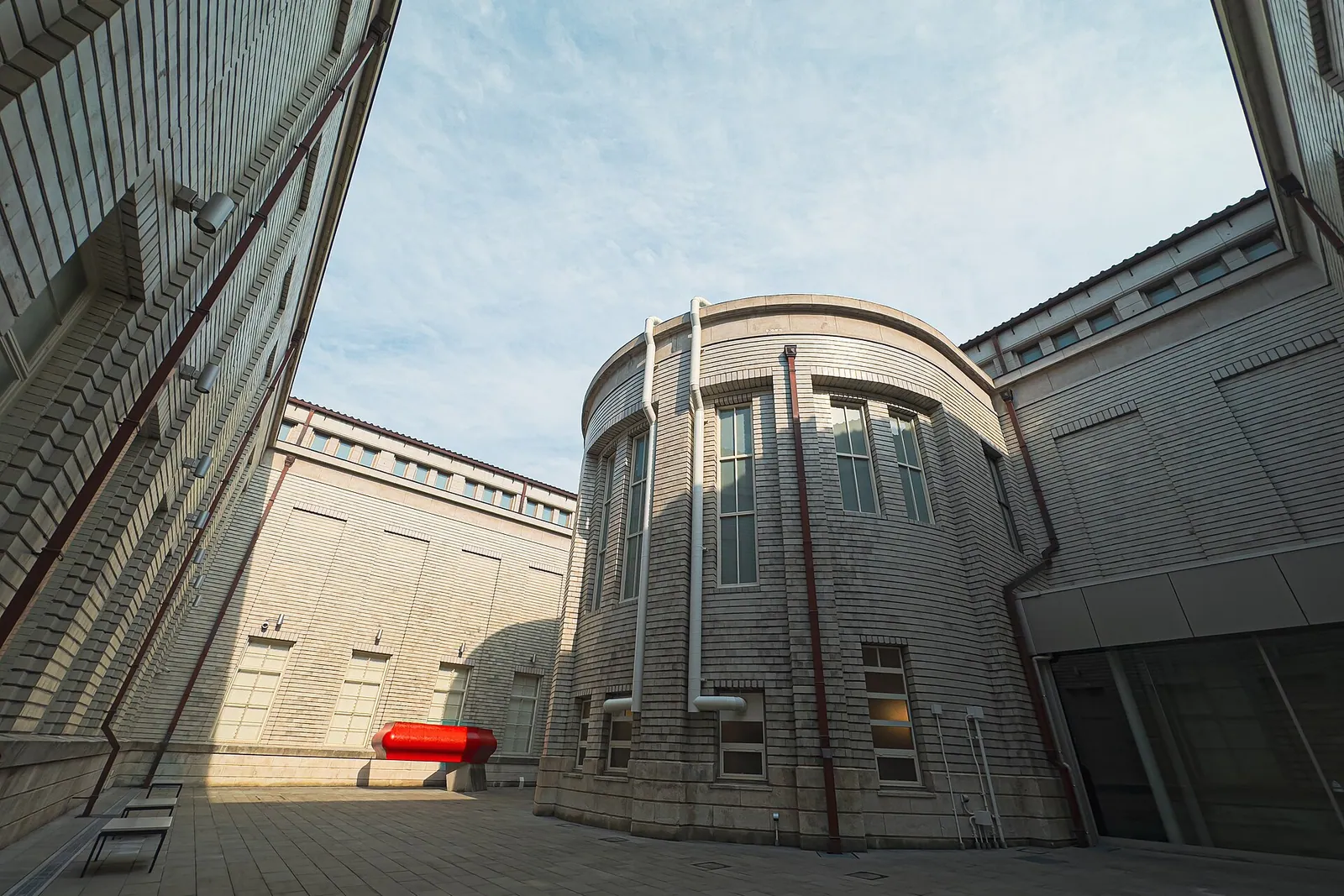 京都市京瓷美术馆更新的标志性建筑或景观