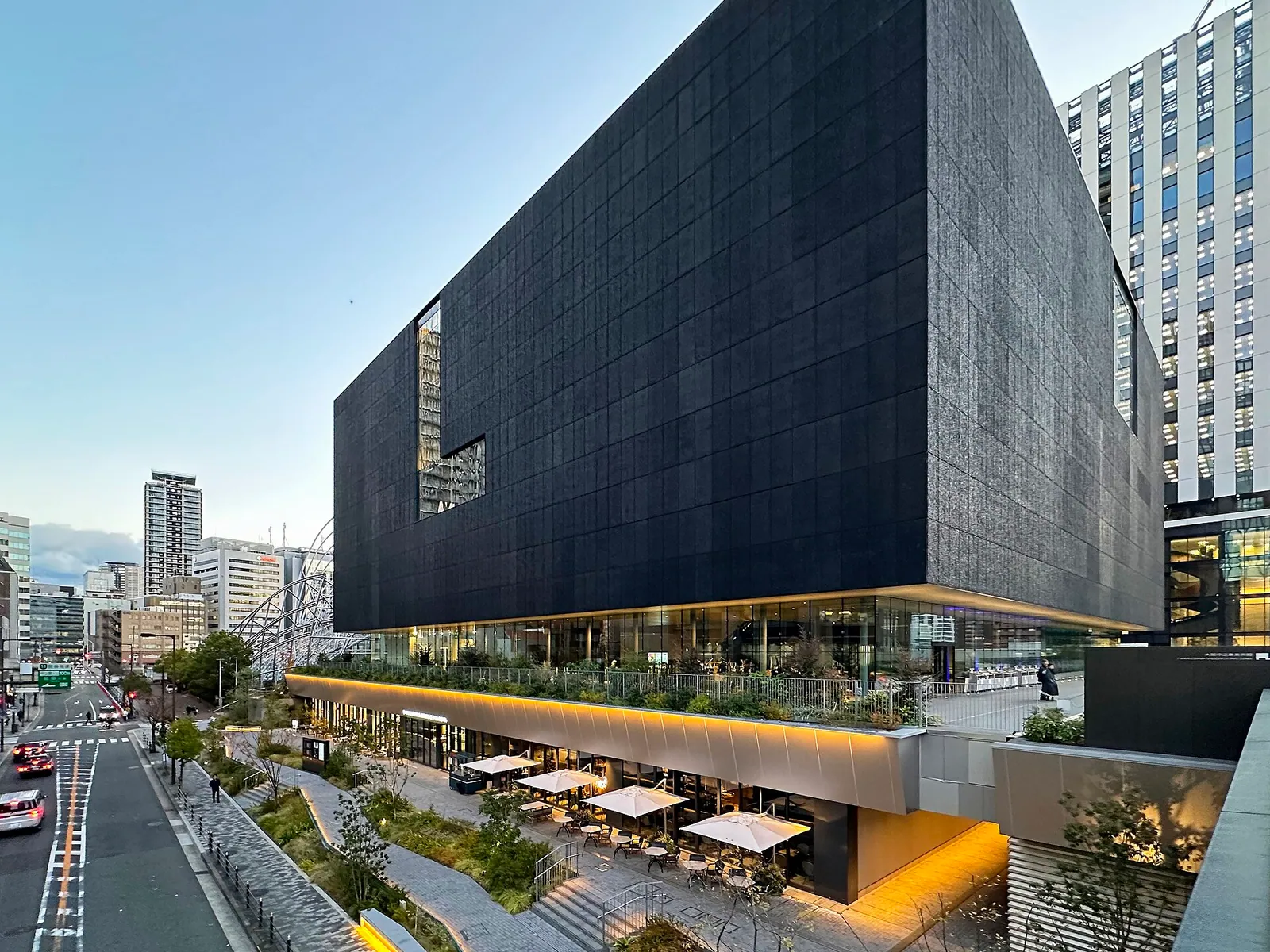 大阪中之岛美术馆的标志性建筑或景观