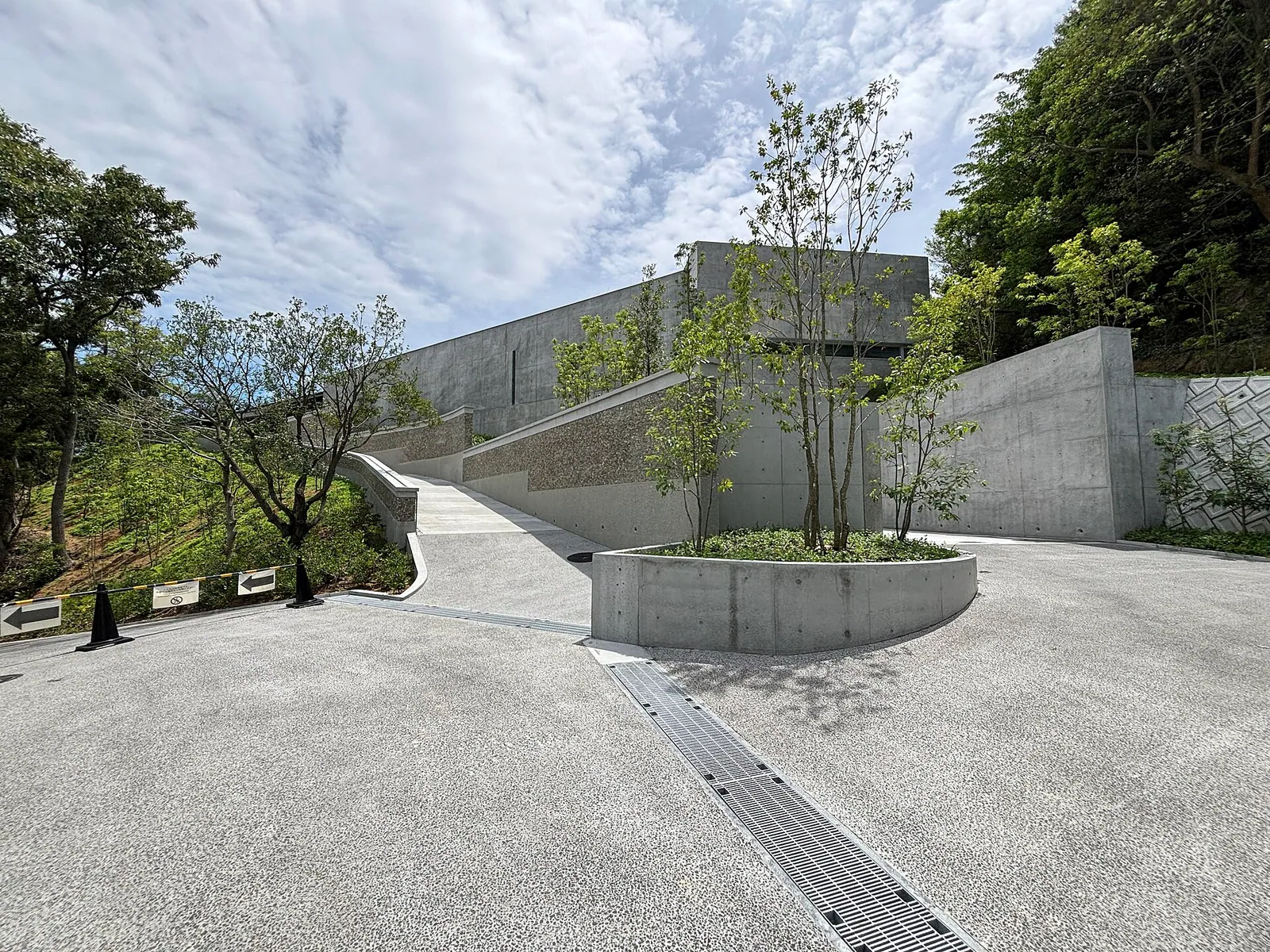 直岛新美术馆的标志性建筑或景观