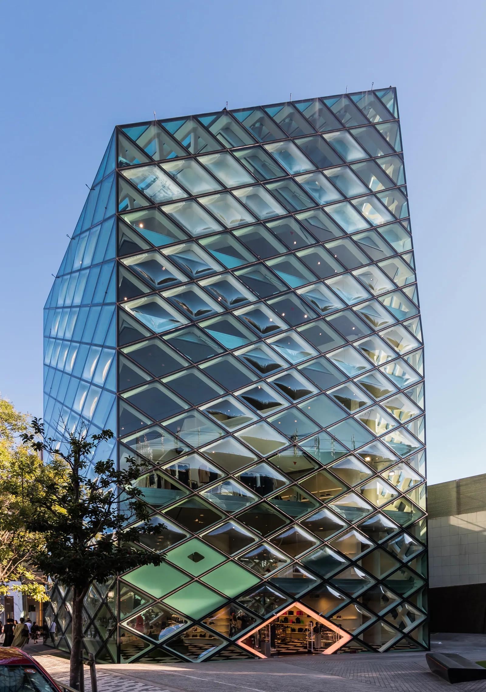 PRADA 青山店的标志性建筑或景观