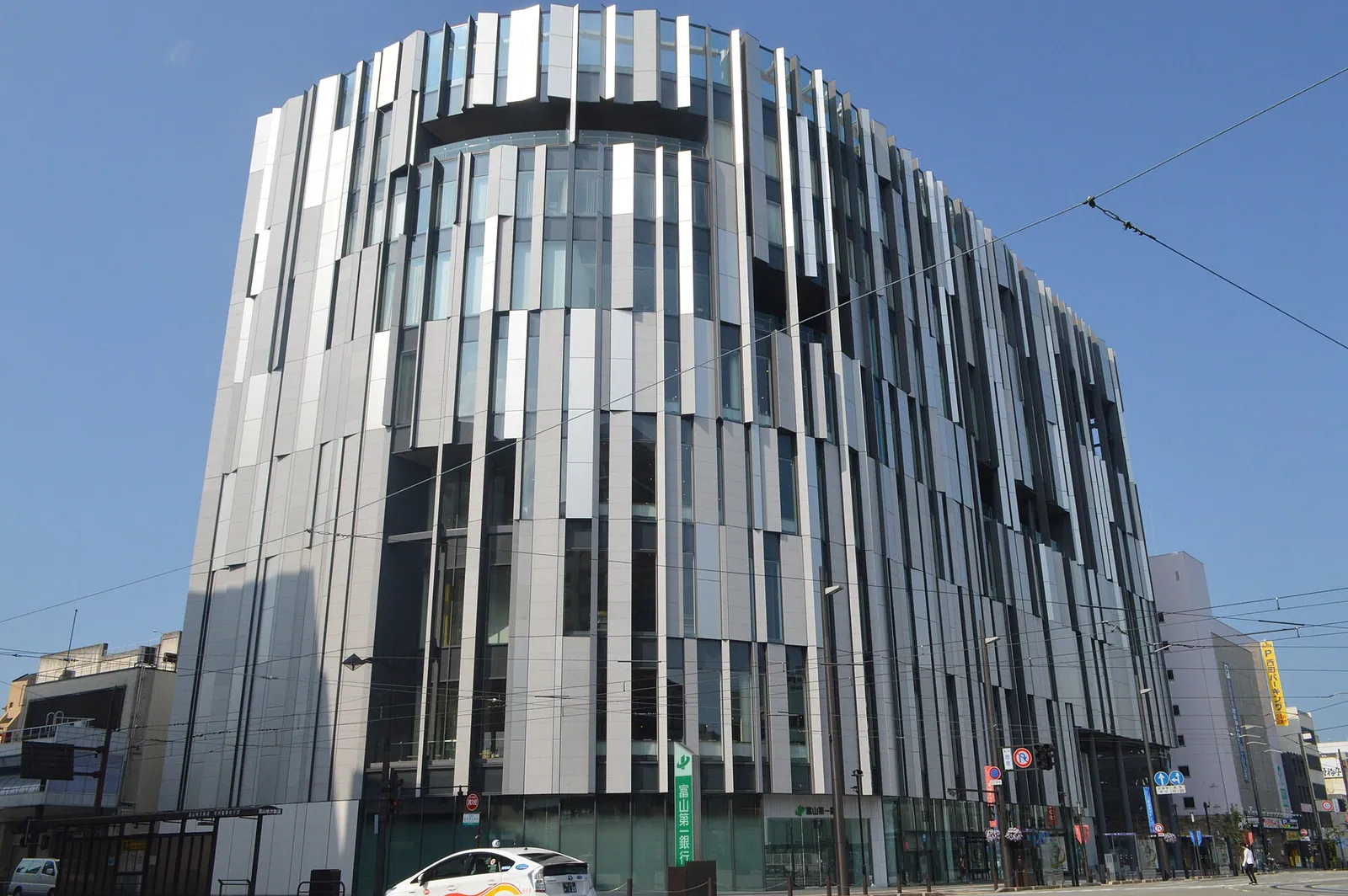 富山市玻璃美术馆 TOYAMA Kirari的标志性建筑或景观