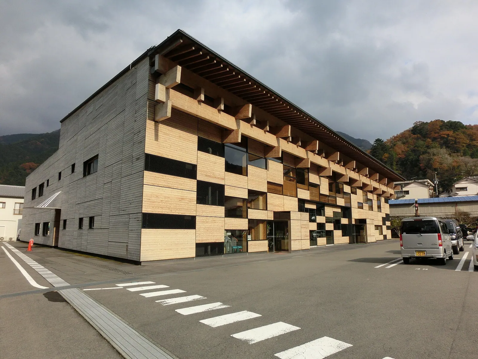 梼原町综合厅舍的标志性建筑或景观